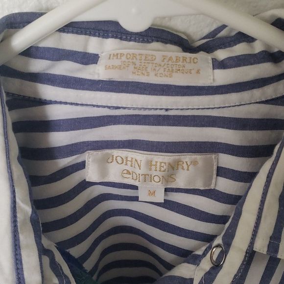 Womens button down - Picture 2 of 5